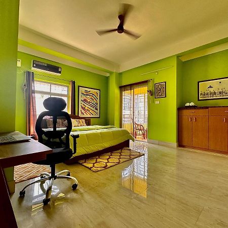 Three Little Birds Homestay Гувахати Экстерьер фото