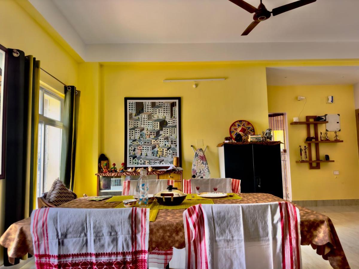 Three Little Birds Homestay Гувахати Экстерьер фото