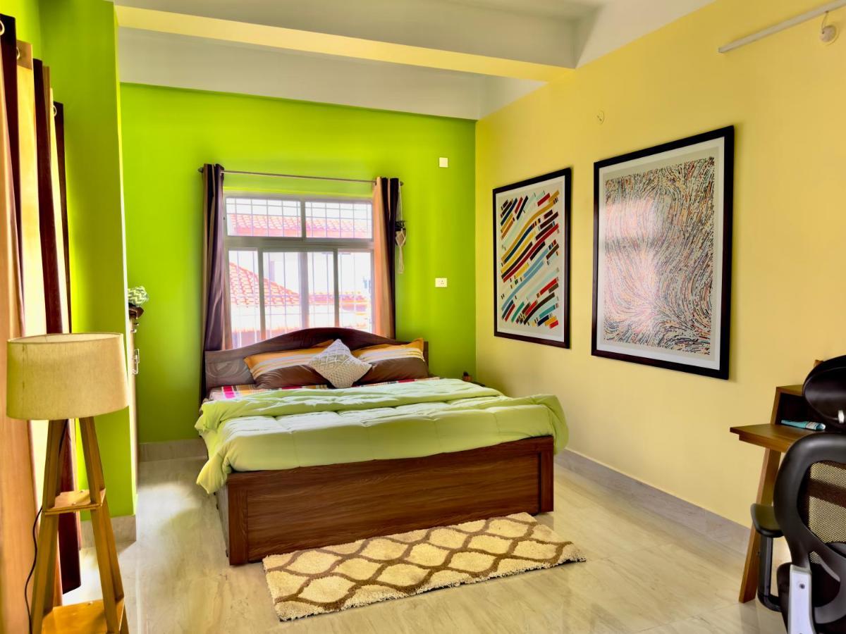 Three Little Birds Homestay Гувахати Экстерьер фото