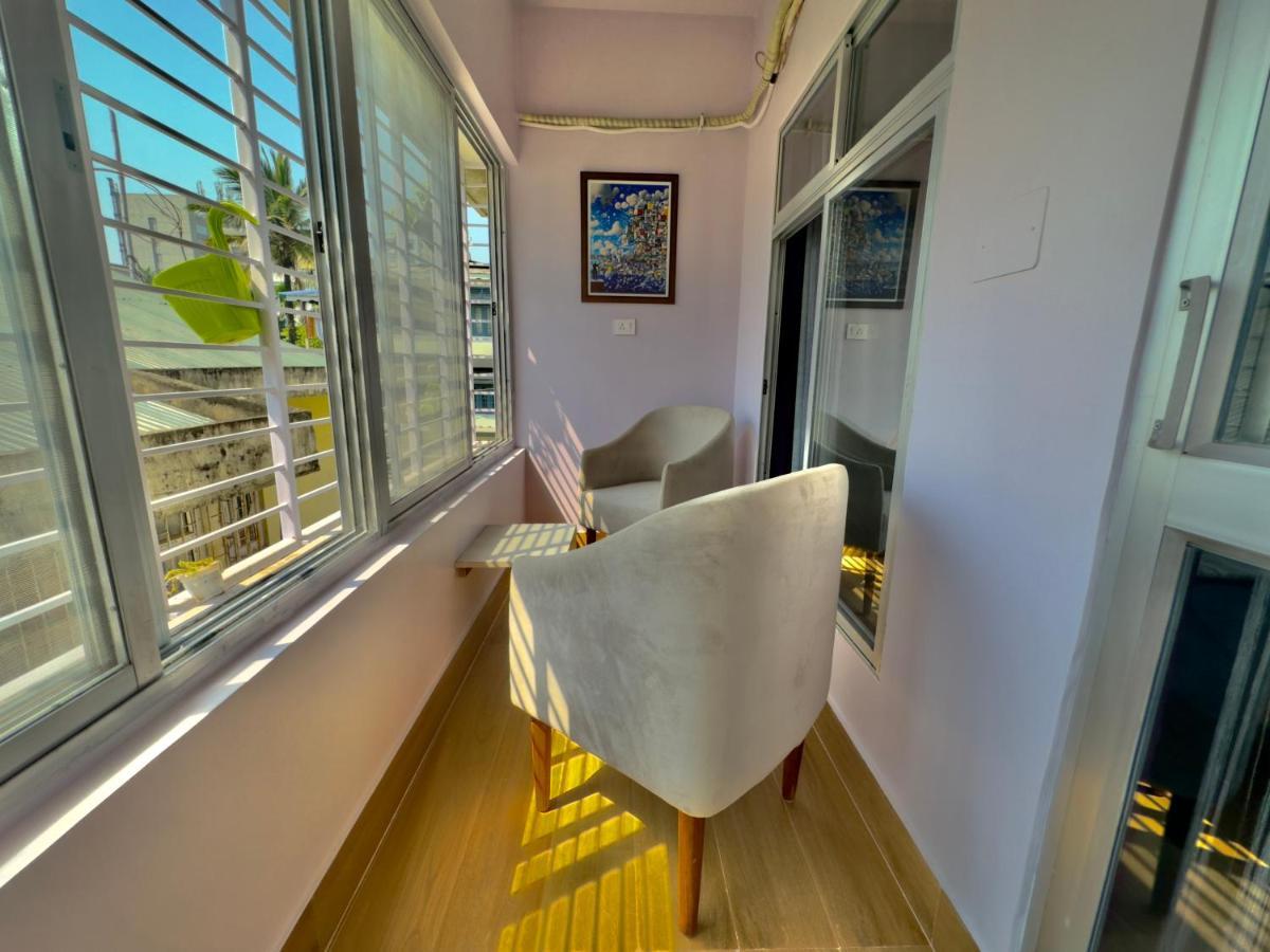 Three Little Birds Homestay Гувахати Экстерьер фото