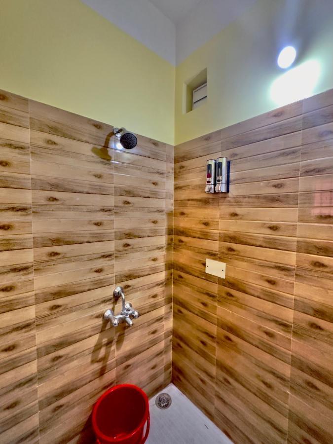 Three Little Birds Homestay Гувахати Экстерьер фото