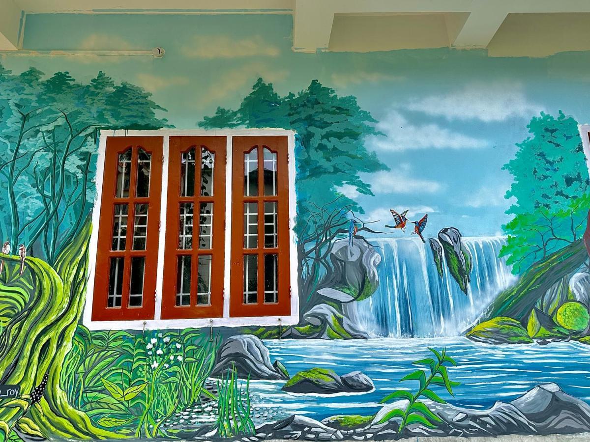 Three Little Birds Homestay Гувахати Экстерьер фото