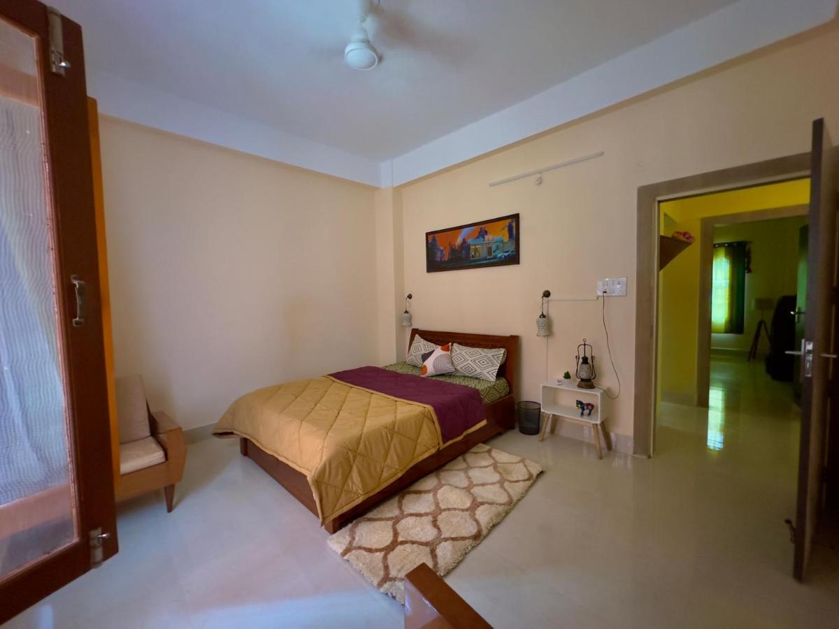 Three Little Birds Homestay Гувахати Экстерьер фото